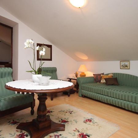 Apartments And Rooms With Parking Space Cunski, Losinj - 2498 객실 사진
