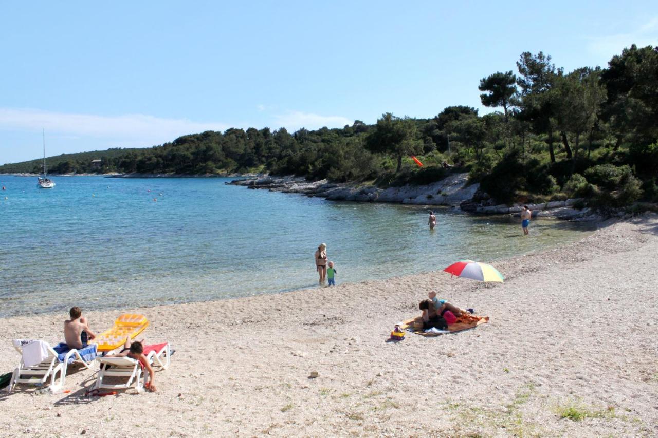 Apartments And Rooms With Parking Space Cunski, Losinj - 2498 외부 사진