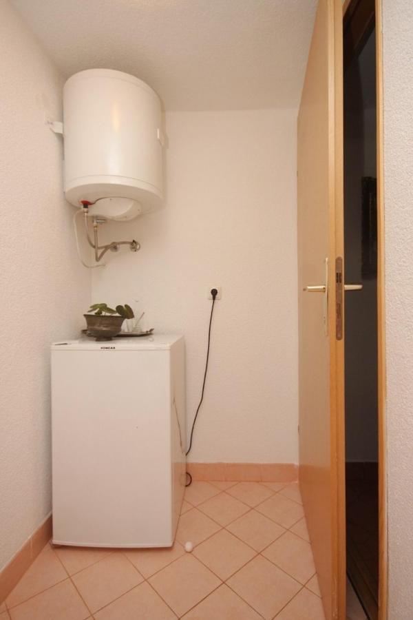 Apartments And Rooms With Parking Space Cunski, Losinj - 2498 외부 사진