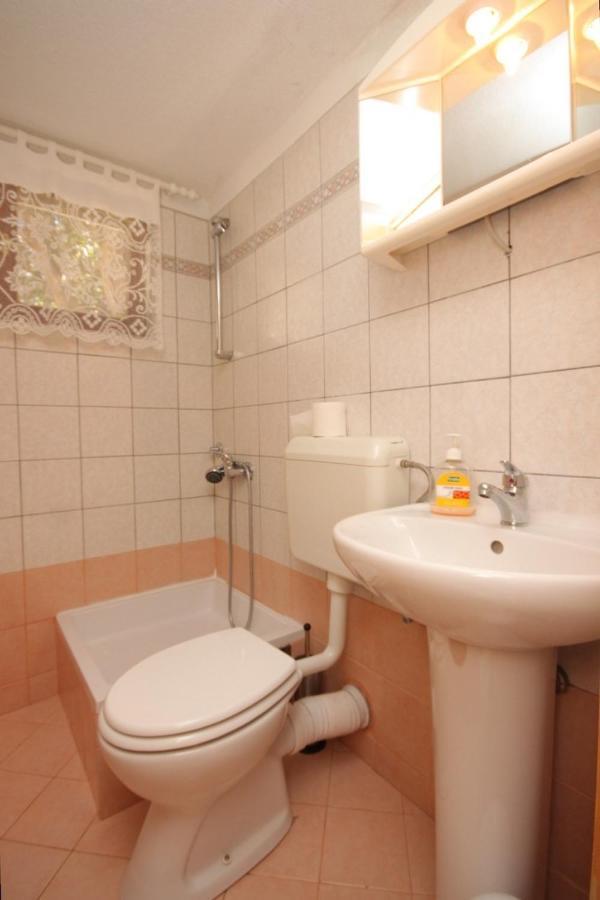 Apartments And Rooms With Parking Space Cunski, Losinj - 2498 외부 사진