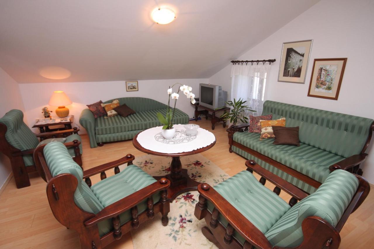 Apartments And Rooms With Parking Space Cunski, Losinj - 2498 외부 사진